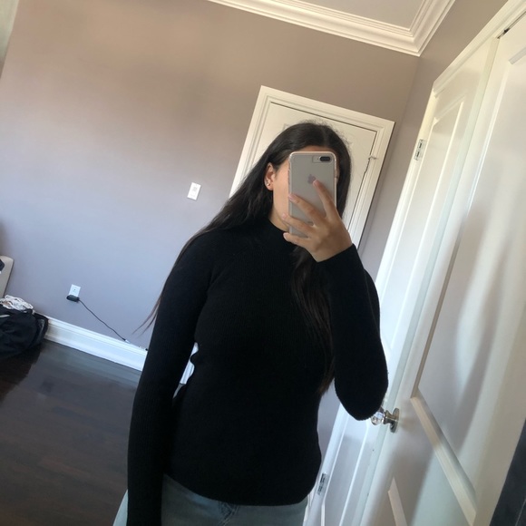 Aritzia / Wilfred black sweater with open back - Picture 2 of 7